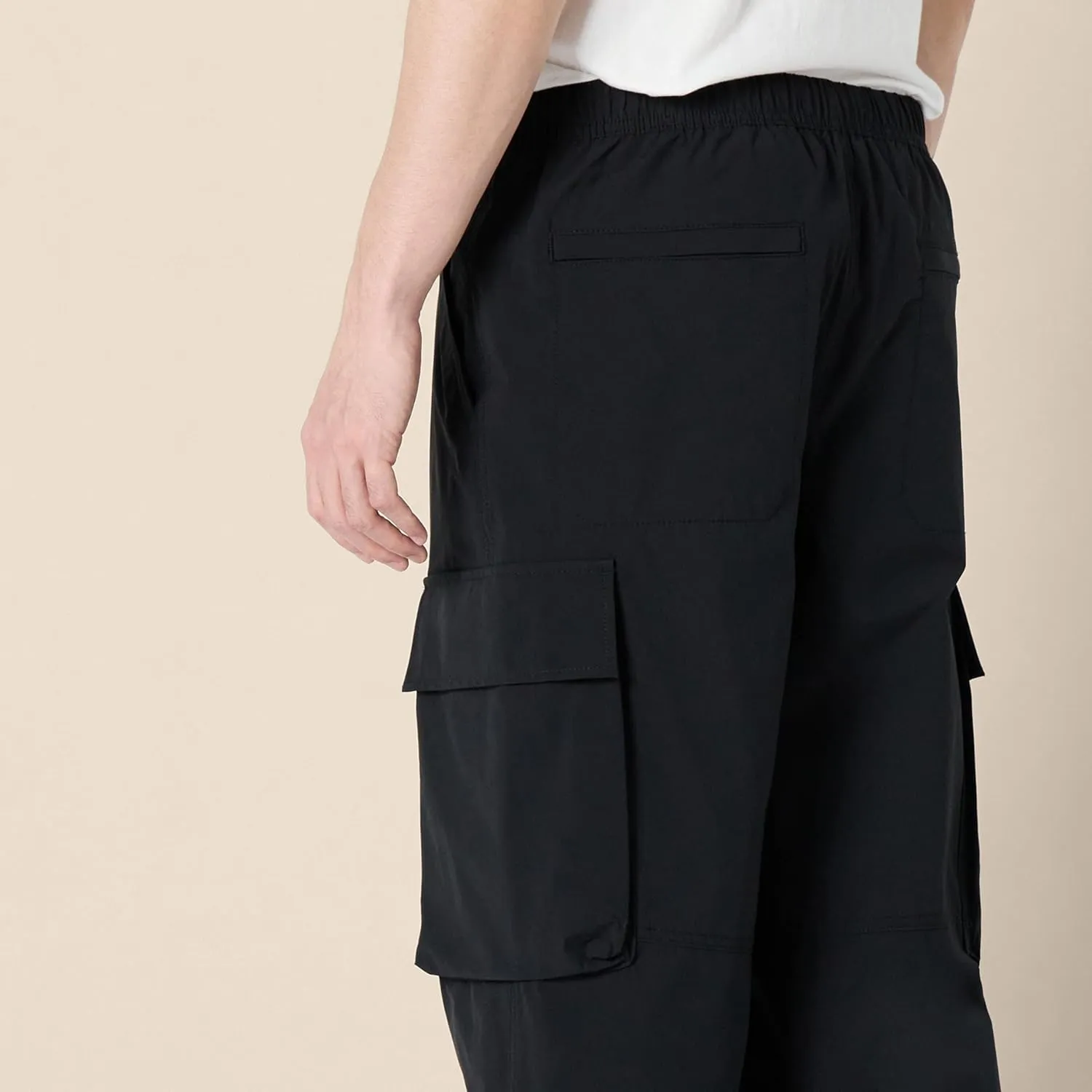 Amazon Essentials Men's Loose-Fit Lightweight Stretch Parachute Pant