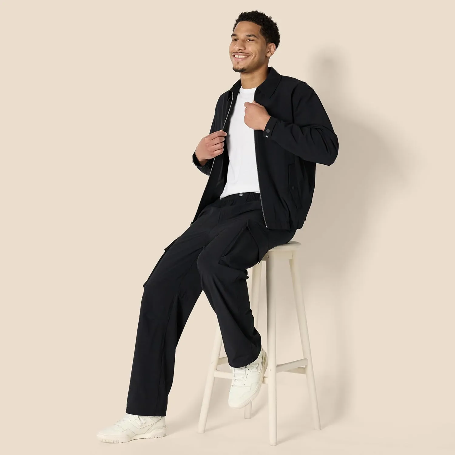Amazon Essentials Men's Loose-Fit Lightweight Stretch Parachute Pant