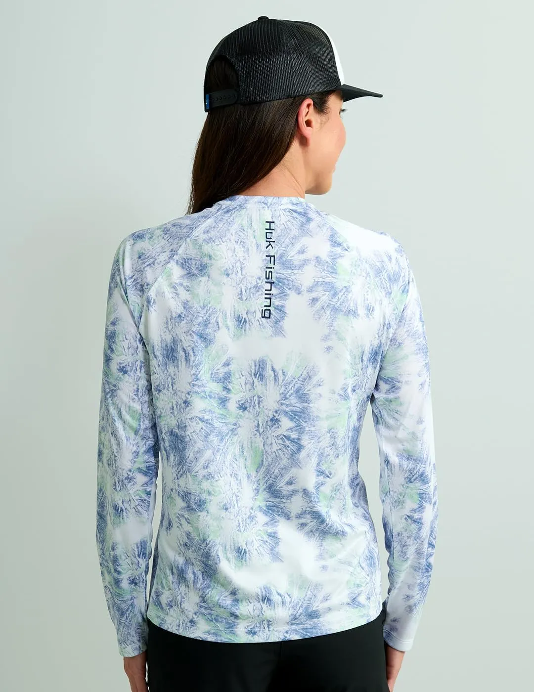 HUK Women's Pursuit Patterned Crew Sleeve, Performance Shirt