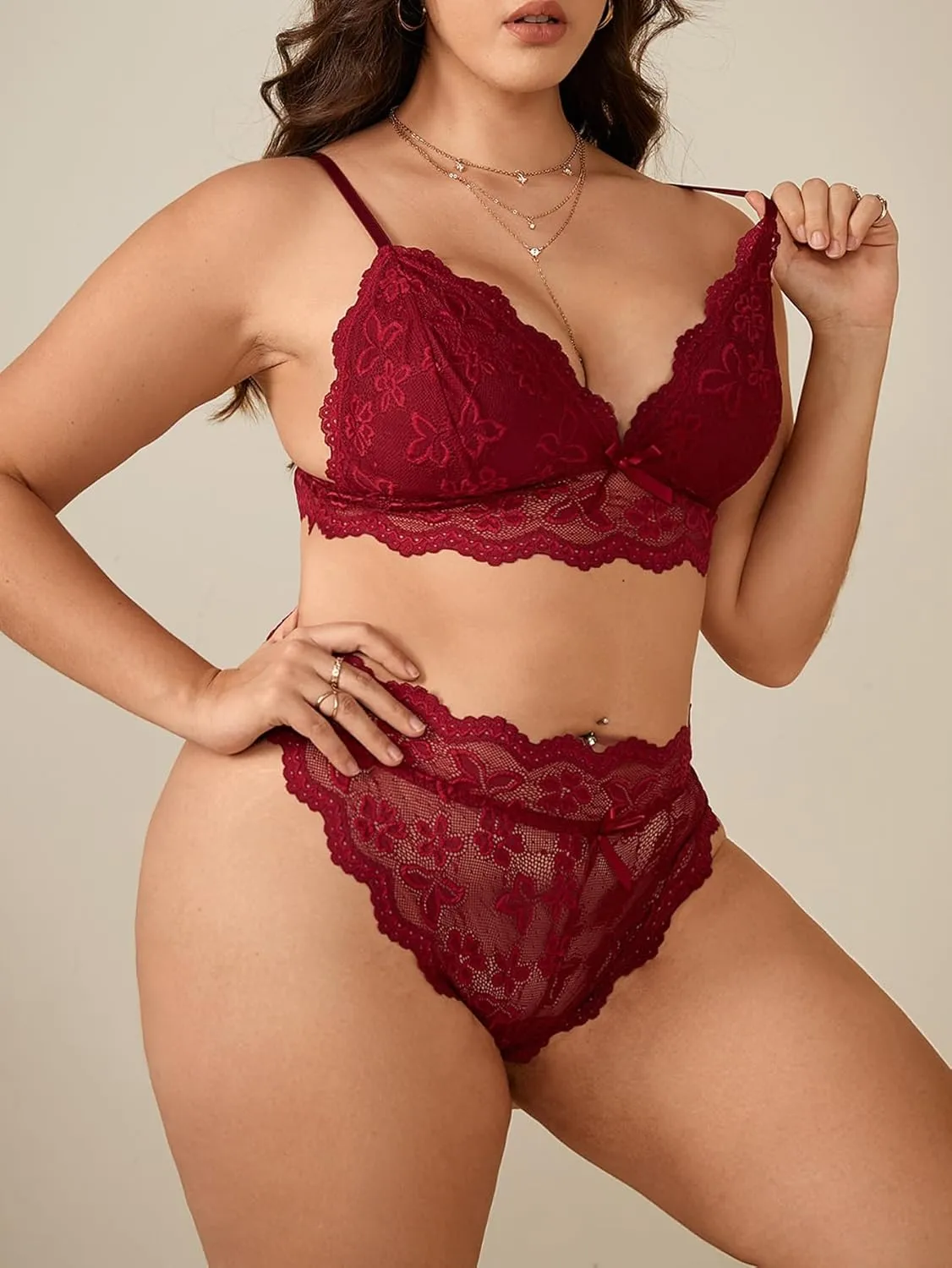 MakeMeChic Women's Plus Size Lingerie Set Floral Lace Scallop Trim Underwire Bra and Panty Sets