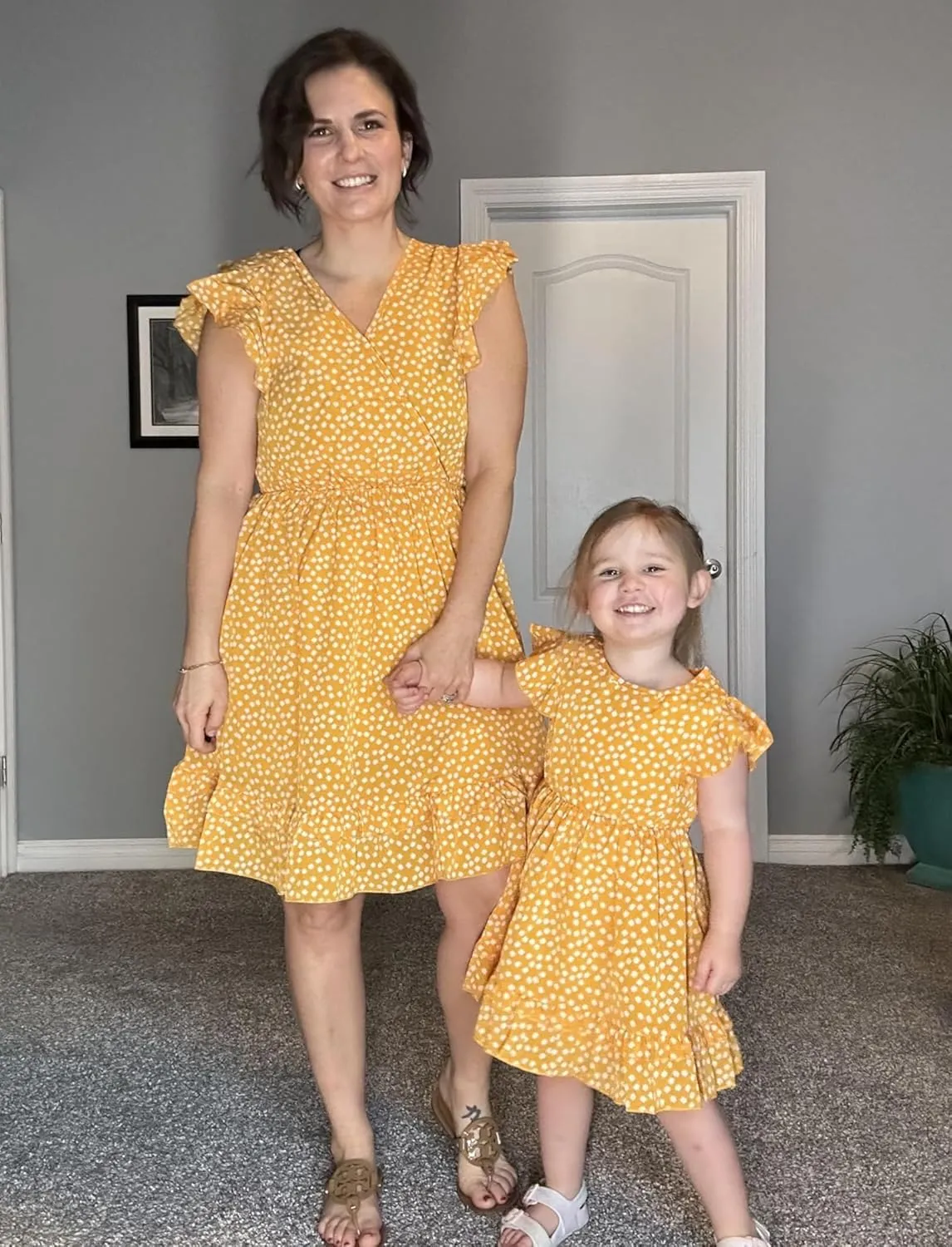 PATPAT Matching Mommy and Me Dresses Outfits Ruffle Flutter Sleeve Polka Dot Pattern Vacation Dresses